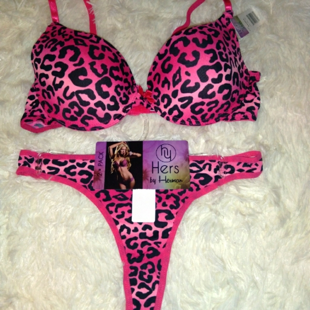 LINGERIE.